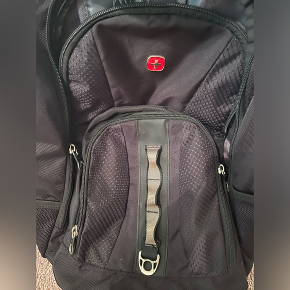 SwissGear 1271 Scansmart Laptop Backpack, BLACK, 16-Inch - Picture 2 of 9